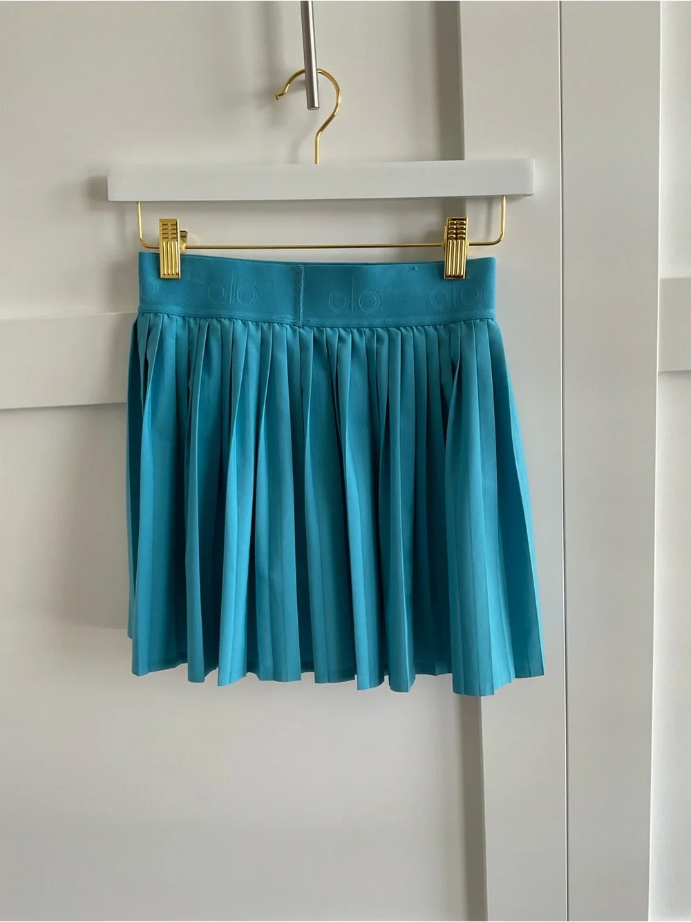 ALO Yoga Turquoise Pleated Skirt